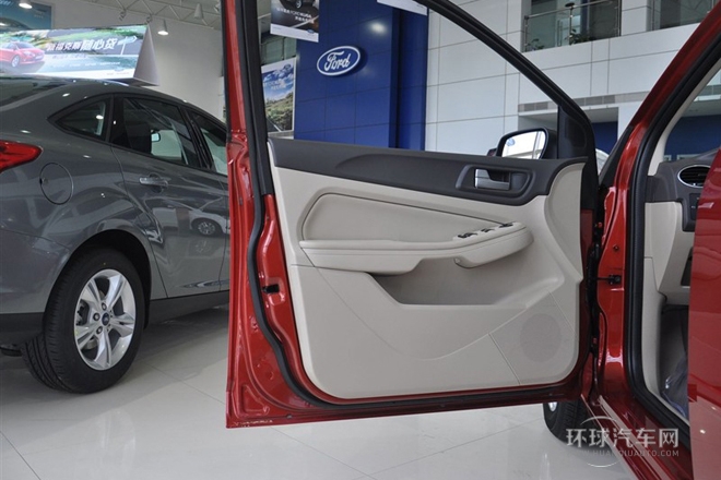2013款 三廂經(jīng)典 1.8L AT時尚型