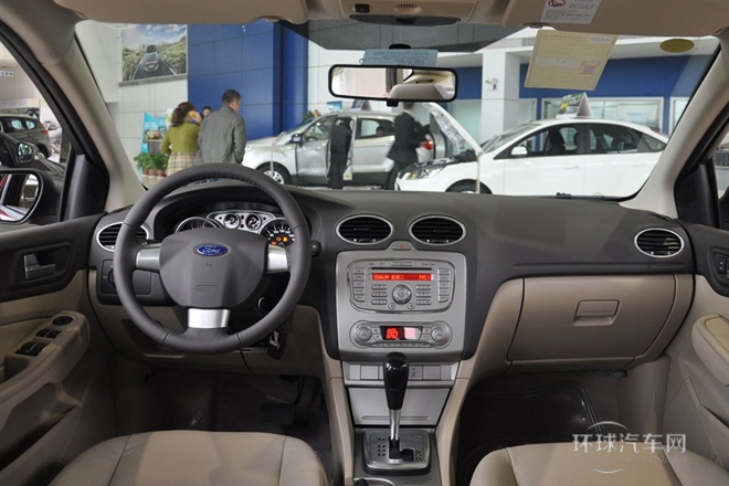 2013款 三廂經(jīng)典 1.8L AT時尚型