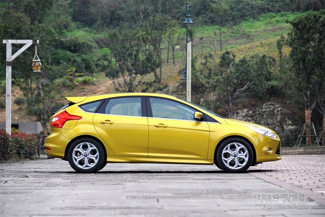 2012款 兩廂 2.0L MT豪華運(yùn)動型