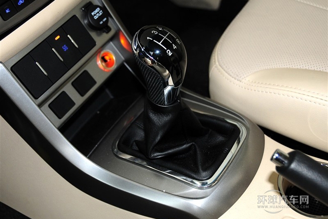 2013款 三廂 1.8L 手動(dòng)旗艦型