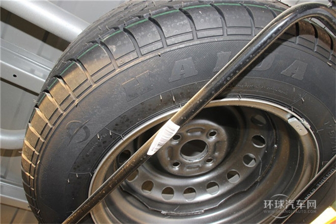 2011款 1.3L基本型無護(hù)欄