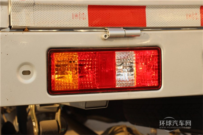 2011款 1.3L基本型無護(hù)欄