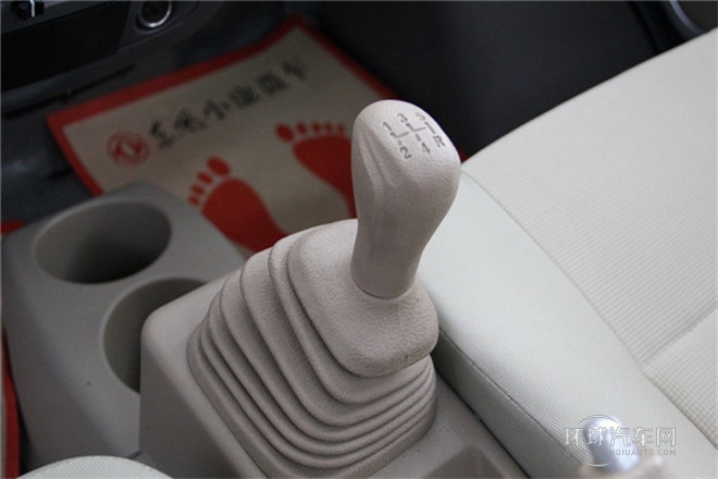 2011款 1.0L標(biāo)準(zhǔn)型無護(hù)欄