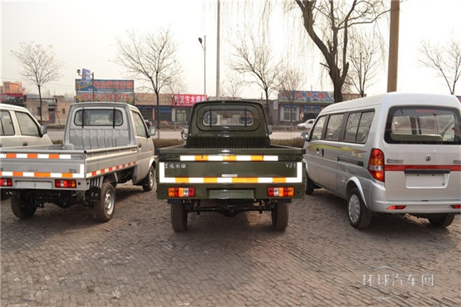2011款 1.0L標(biāo)準(zhǔn)型無護(hù)欄