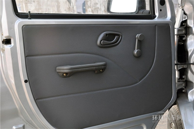 2011款 1.3L基本型無(wú)護(hù)欄