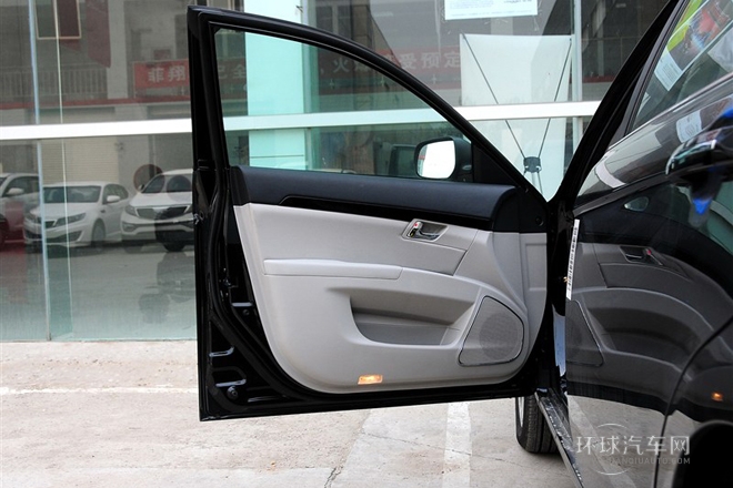 2013款 2.0L 自動(dòng)尊貴型