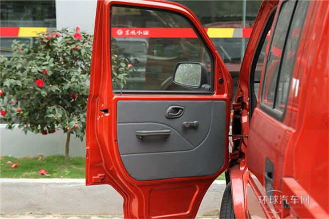 2011款 1.0L基本型有護欄