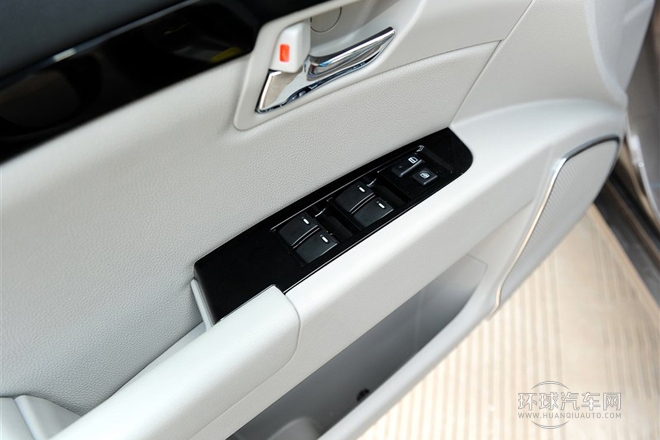 2013款 2.4L 自動(dòng)行政型