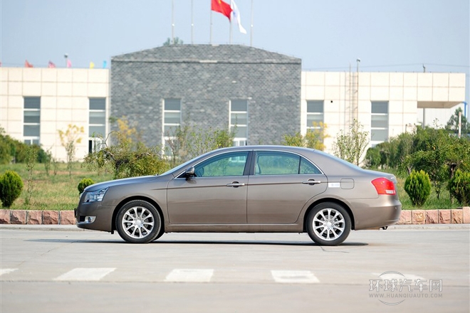 2013款 2.4L 自動(dòng)行政型