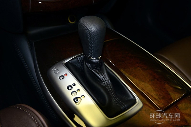 2014款 3.5L 兩驅(qū)卓越版