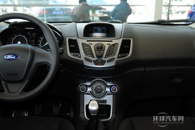 2013款 兩廂 1.5L 手動時(shí)尚型