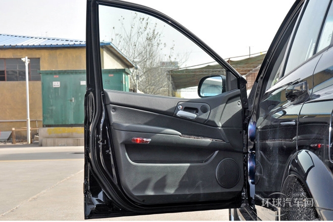 2013款 1.8T 4WD 自動(dòng)行政版