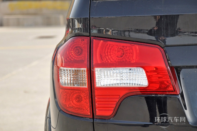 2013款 1.8T 4WD 自動(dòng)行政版