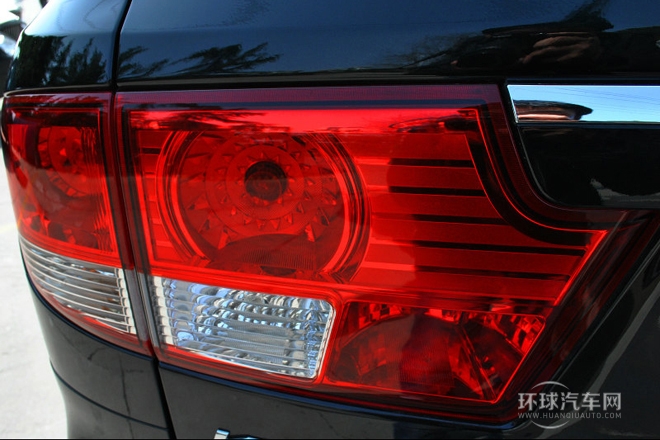 2011款 2.0T 兩驅(qū)精英導(dǎo)航版