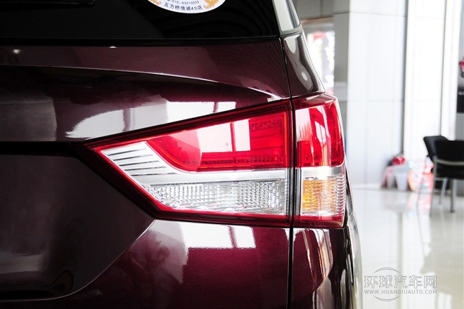 2014款 2.0T 柴油四驅(qū)豪華導(dǎo)航版