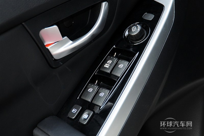 2014款 2.0L 汽油兩驅(qū)手動舒適導航版
