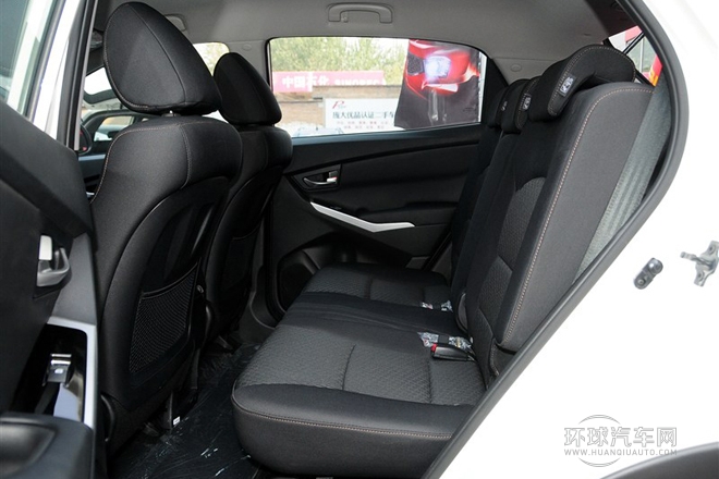 2014款 2.0L 汽油兩驅(qū)手動舒適導航版