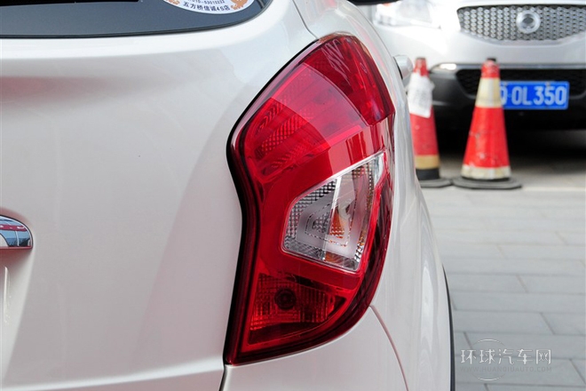 2014款 2.0L 汽油兩驅(qū)手動舒適導(dǎo)航版