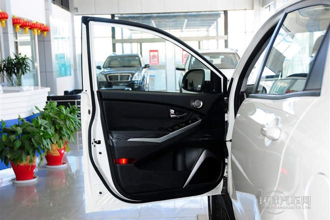 2014款 2.0L 汽油兩驅(qū)自動(dòng)豪華導(dǎo)航版