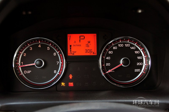 2014款 2.0L 汽油四驅(qū)自動豪華導航版