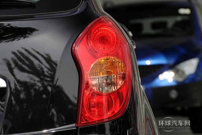 2011款 2.0T 柴油兩驅(qū)自動豪華導(dǎo)航版