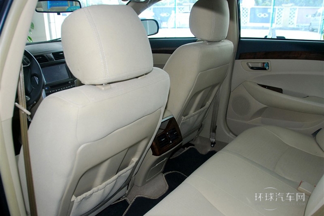 2011款 1.8T 手動(dòng)舒適汽油版