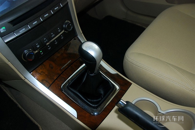 2011款 1.8T 手動(dòng)舒適汽油版