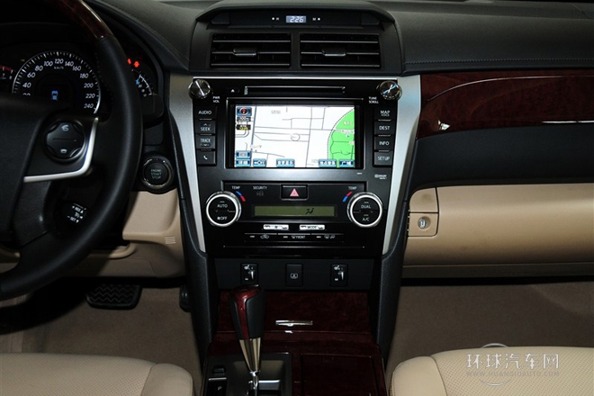 2012款 2.5V 至尊導(dǎo)航版