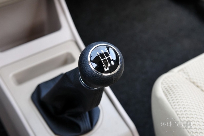2011款 三廂 1.5L 手動標(biāo)準(zhǔn)型