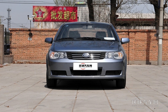 2011款 三廂 1.5L 手動標準型