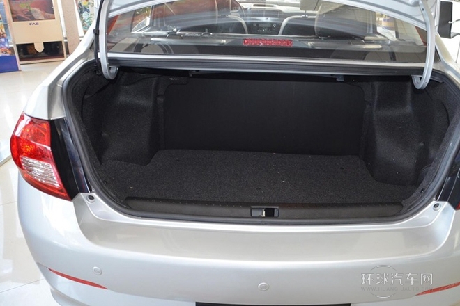 2013款 1.5L 手動(dòng)精英型 國(guó)V