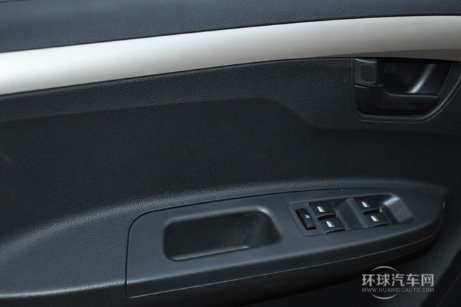 2013款 1.5L 手動(dòng)標(biāo)準(zhǔn)型 國(guó)V