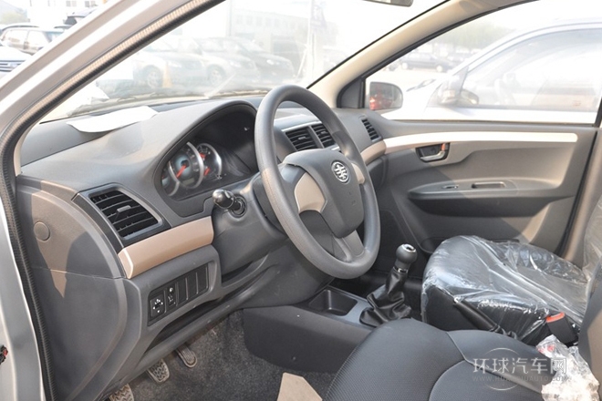 2013款 1.5L 手動標(biāo)準(zhǔn)型 國V