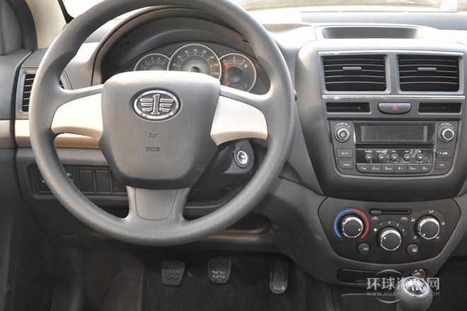 2013款 1.5L 手動(dòng)標(biāo)準(zhǔn)型 國V