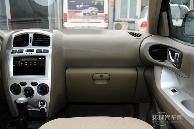 2012款 2.0L 手動兩驅(qū)天窗版