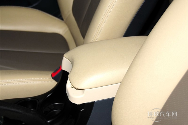 2013款 1.8T 自動兩驅(qū)天窗版