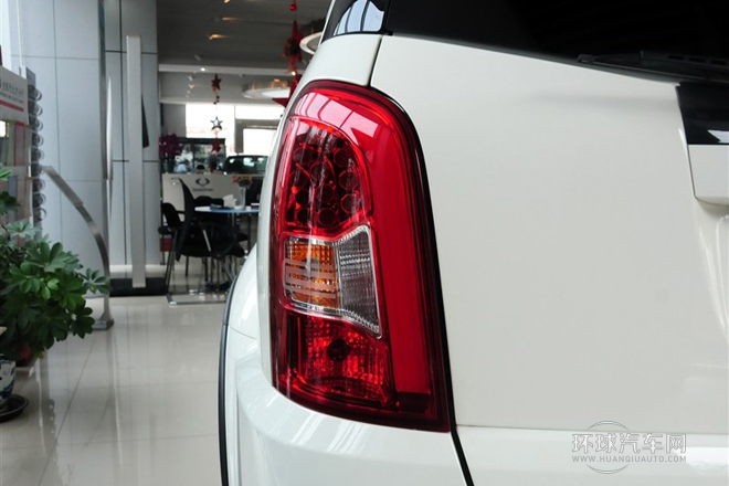 2014款 2.0T 兩驅(qū)精英導(dǎo)航版5座