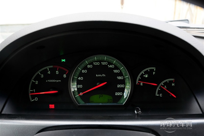 2014款 2.7T 四驅(qū)豪華導(dǎo)航版5座