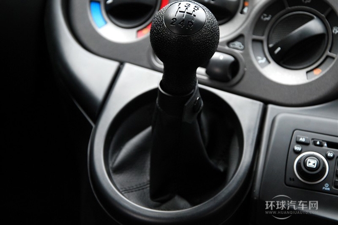2010款 1.6L 汽油標(biāo)準(zhǔn)型6座