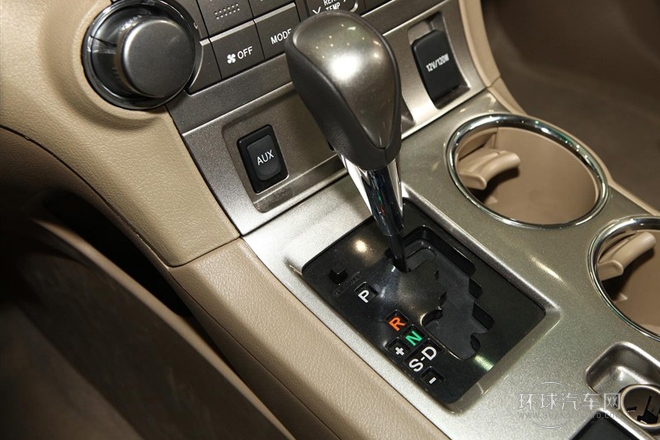 2013款 2.7L 兩驅(qū)7座探索版