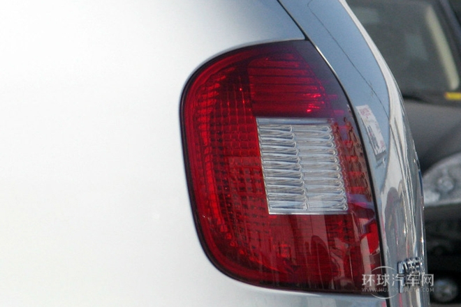 2010款 1.6L 汽油豪華型5座