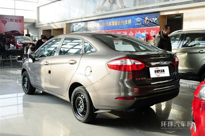 2013款 三廂 1.5L 手動(dòng)風(fēng)尚型