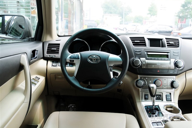 2012款 2.7L 兩驅(qū)5座運(yùn)動版