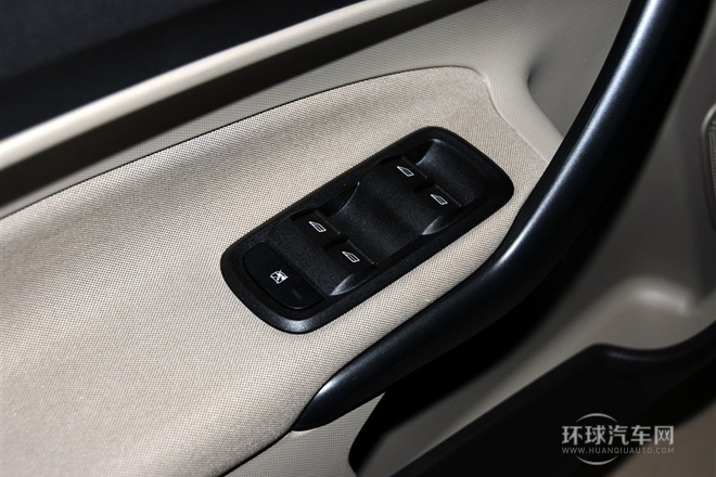 2013款 三廂 1.5L 手動時(shí)尚型