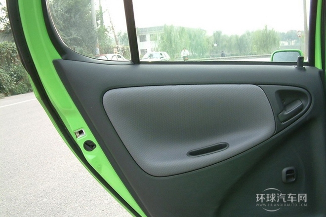 2011款 1.3L 手動(dòng)豪華型