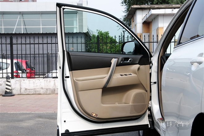 2012款 2.7L 兩驅(qū)7座豪華版