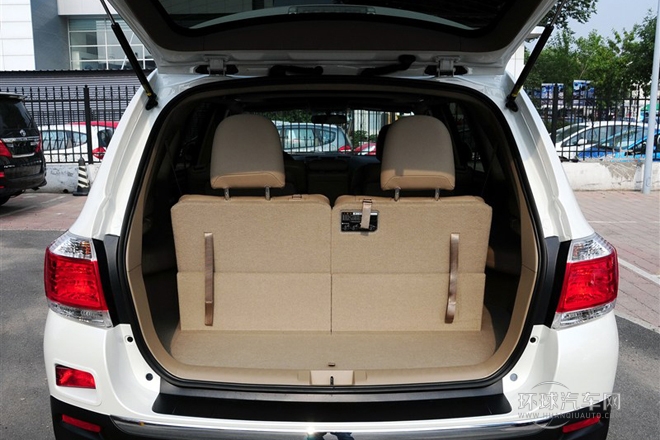 2012款 2.7L 兩驅(qū)7座豪華版