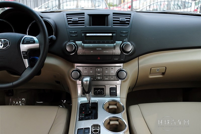 2012款 2.7L 兩驅(qū)7座豪華版