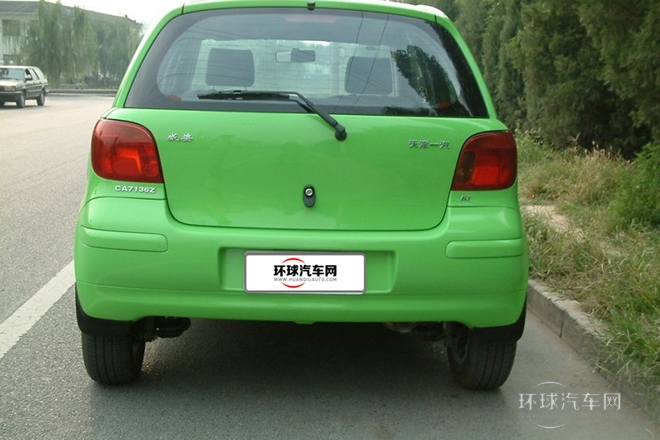 2011款 1.3L 手動(dòng)豪華型