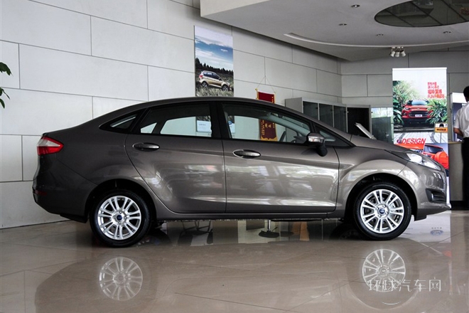 2013款 三廂 1.5L 手動時(shí)尚型